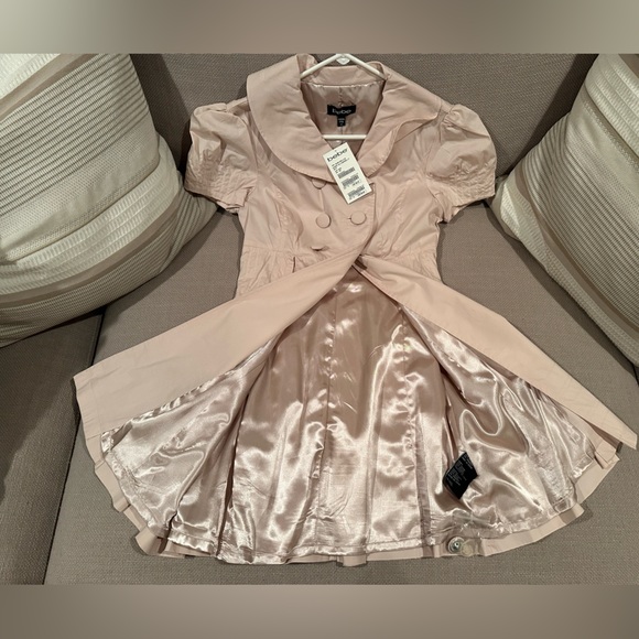 Bebe - Picture 11 of 11